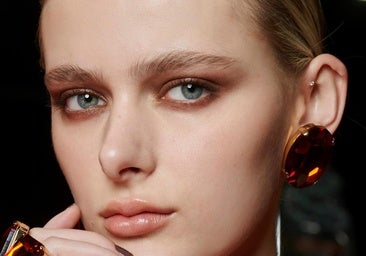 TikTok me animó a usar rímel marrón y mi maquillaje nunca se vio tan espectacular